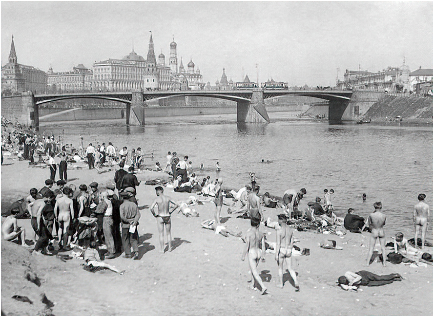 Нудистские пляжи в 20-30 годы в СССР были обычным делом. Фото из открытых источников
