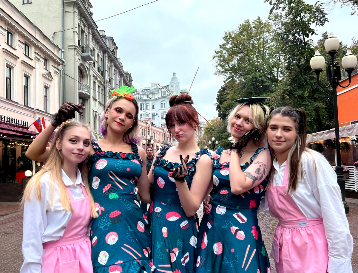 Фото сделано летом 2022 на съемках кавера на песню Orange Caramel - Catallena с моей командой PBeach 