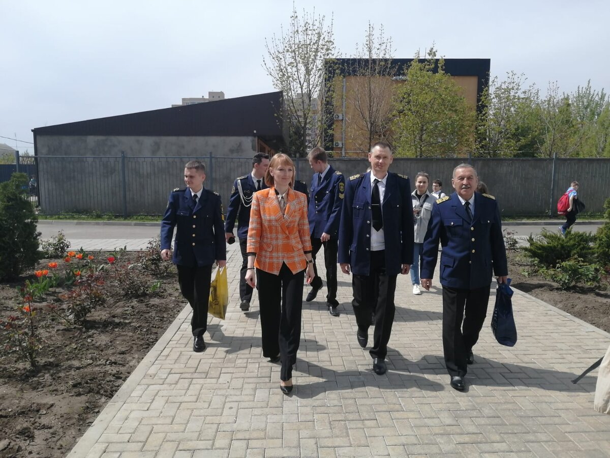 депутат ЗСК Светлана Ангальт с преподавателями и курсантами Государственного морского университета имени Адмирала Ф.Ф. Ушакова