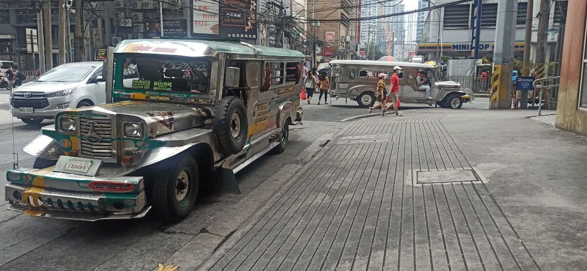 Джипни в Маниле