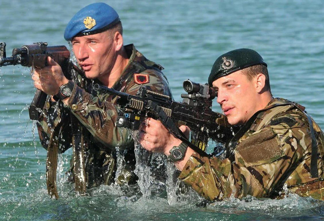 Картинки морской пехоты. Royal Marines Commandos. Морские пехотинцы России спецназ. Спецназ морской пехоты ВМФ РФ. Спецназ ВДВ морская пехота.