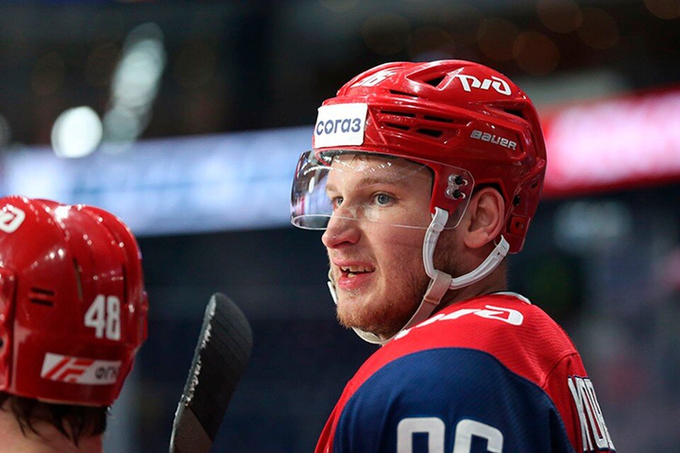    Егор Коршков дебютировал за «Локомотив» в 18 лет ХК "Локомотив"
