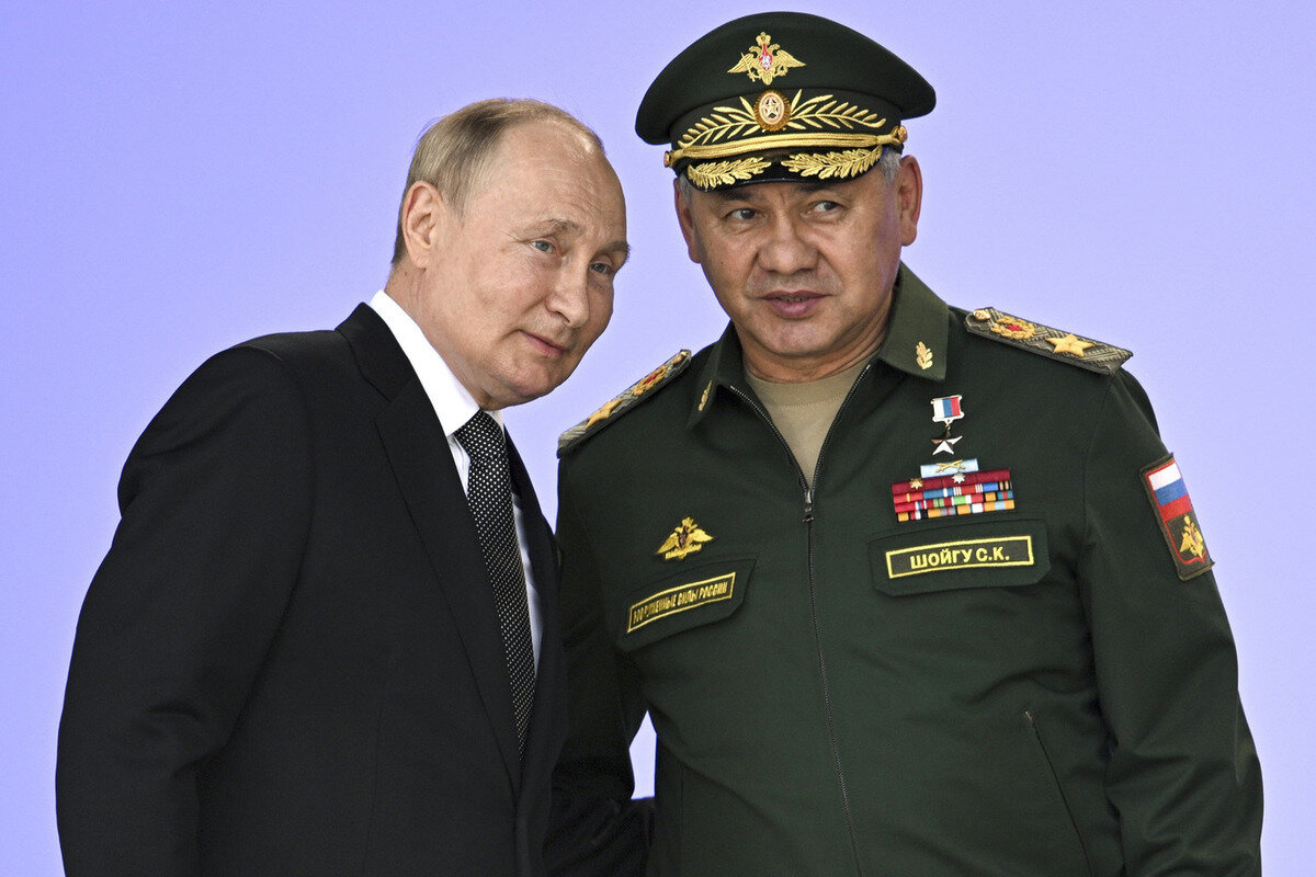 - Говорят, они там сегодня сбили шесть Кинжалов. Что скажете на это, Сергей Кужугетович?
- Странно, мы же запускали только один.
