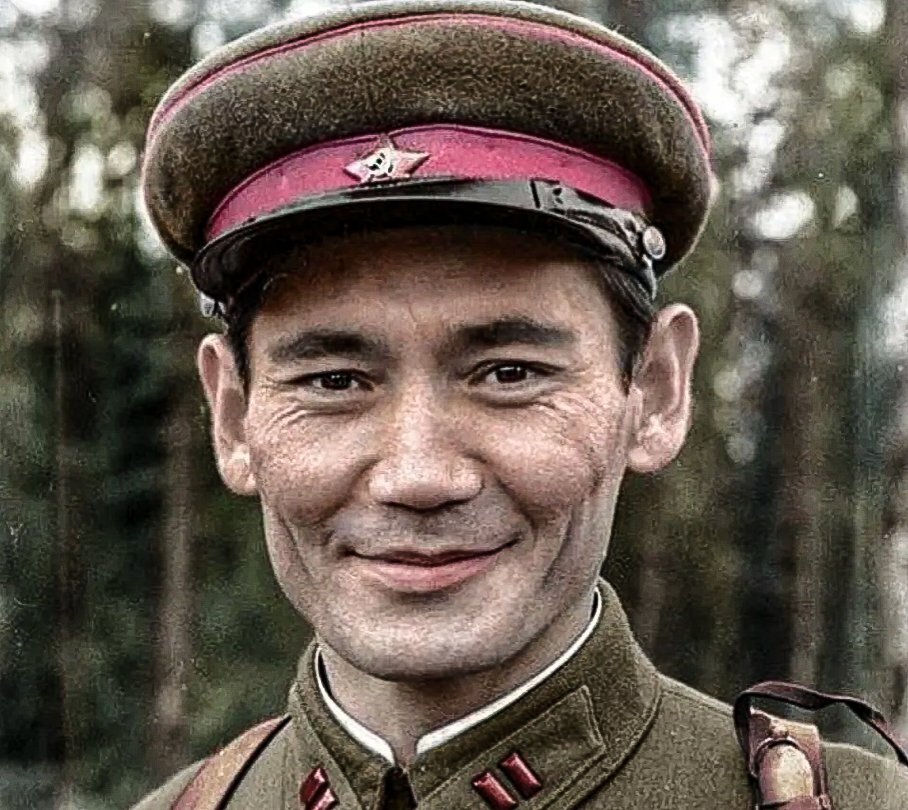 Картинки бауржана момышулы