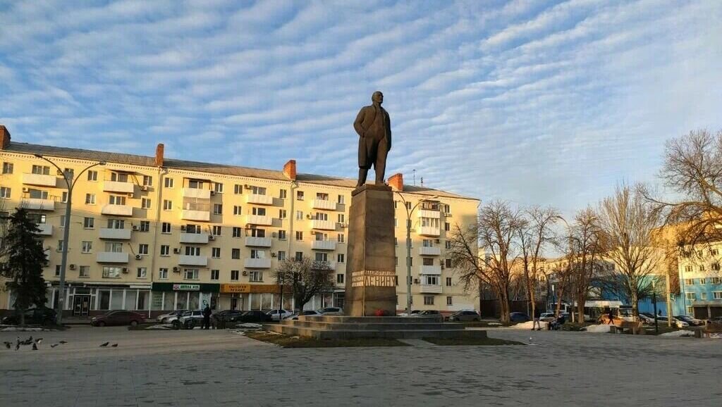     В Ростове акт историко-культурной экспертизы памятника В. И. Ленина может стать основанием для запрета строительства торгового центра на площади Ленина, сведения об этом появились на портале комитета по охране ОКН в Ростовской области.