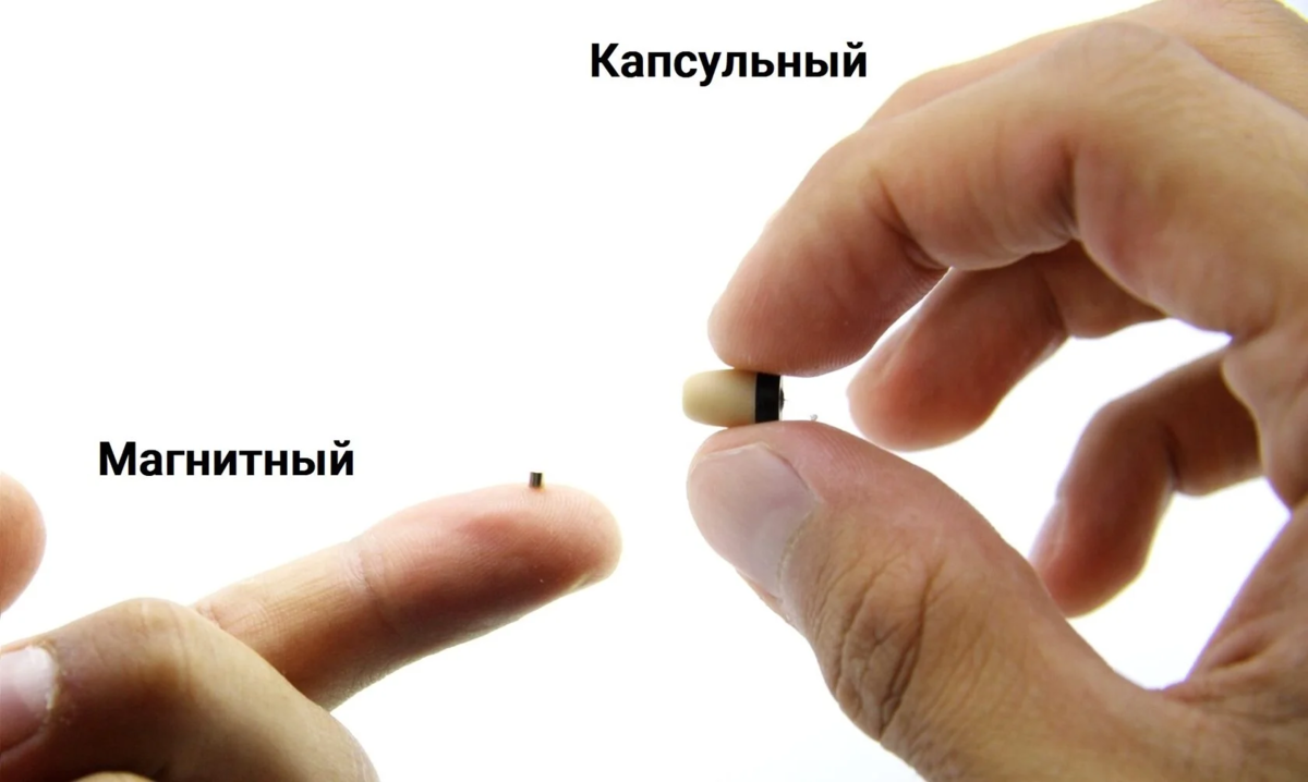 Капсульный наушник безопаснее, но его легче заметить в ухе