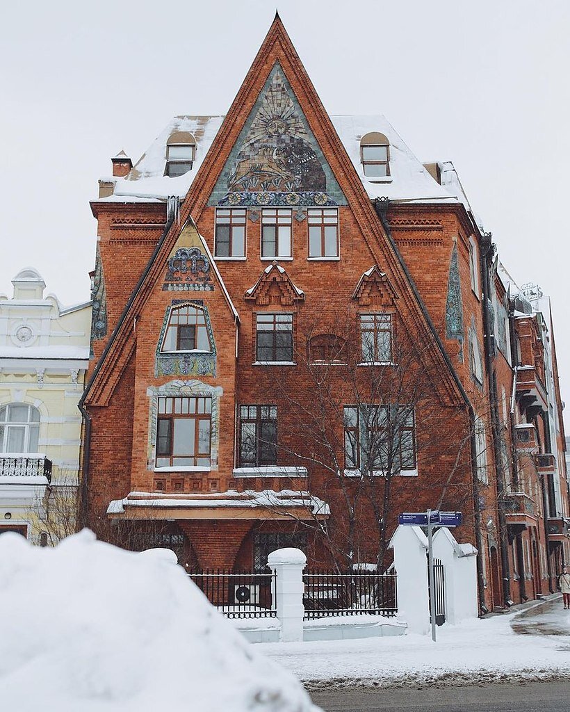 Дом перцовой в москве. Доходный дом Перцова в Москве. Малютин доходный дом Перцова. Дом Перцова в Москве на Пречистенской. Доходный дом Перцова в Москве. Архитекторы с. Малютин.