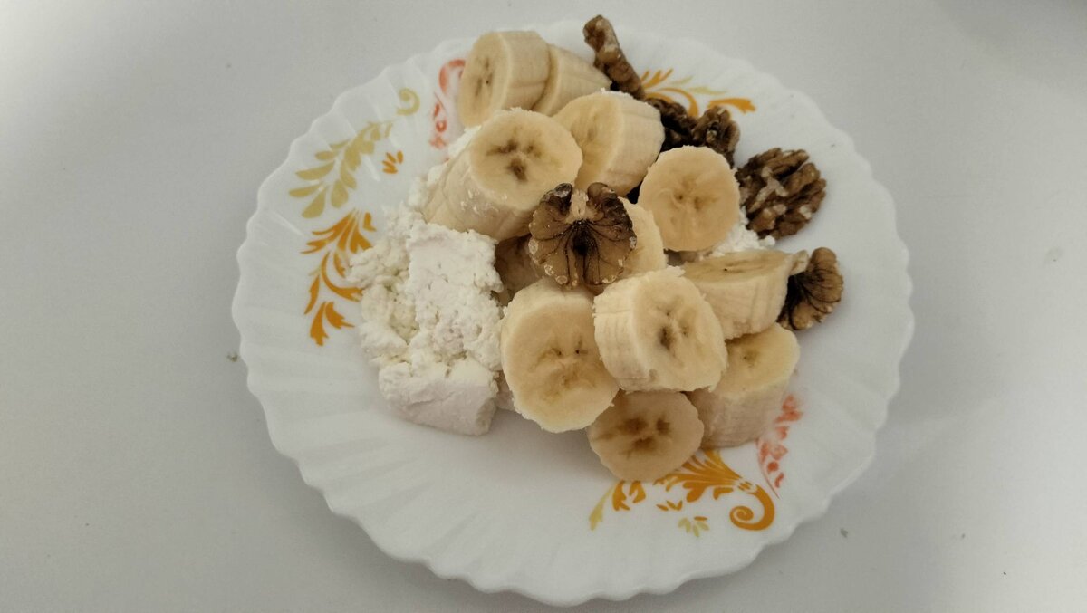 Мой сегодняшний завтрак. Никакой каши и никаких сырников, к сожалению.