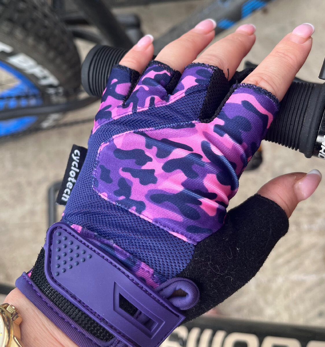 Перчатки для велопрогулки и мотопрогулки 