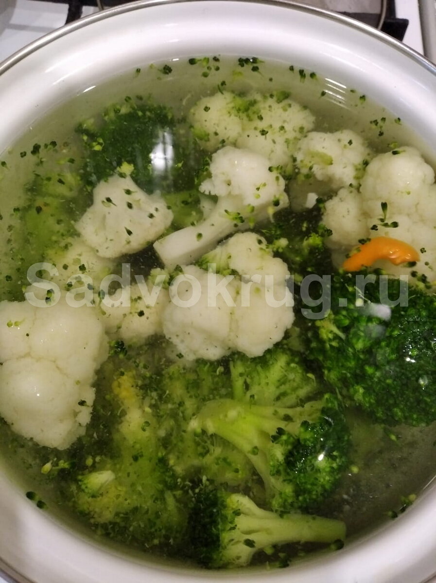 Цветная капуста и брокколи в процессе подготовки