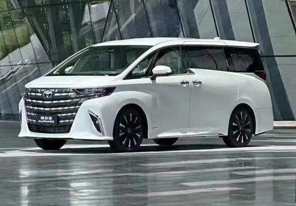    Toyota Alphard 2023. Фото Toyota