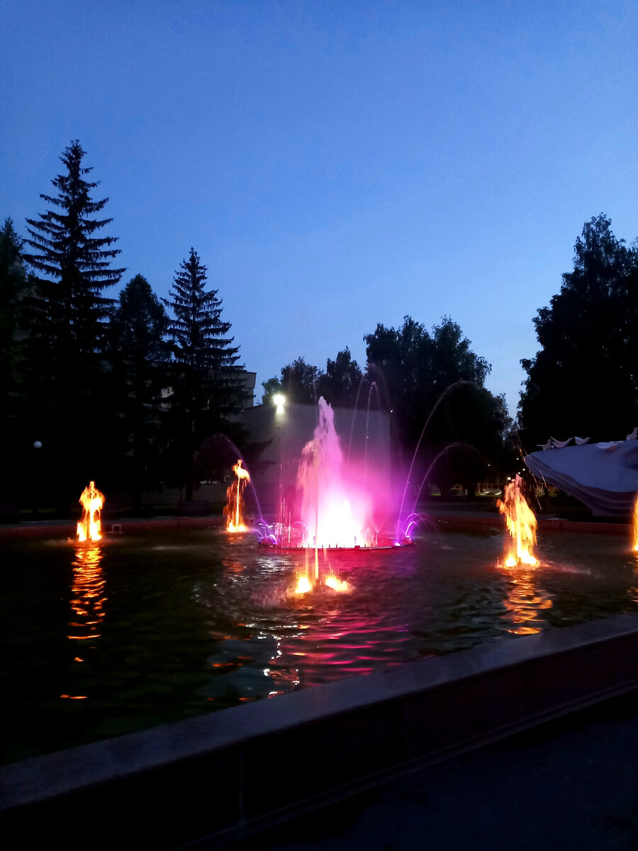 Городской фонтан в нашем городе.
