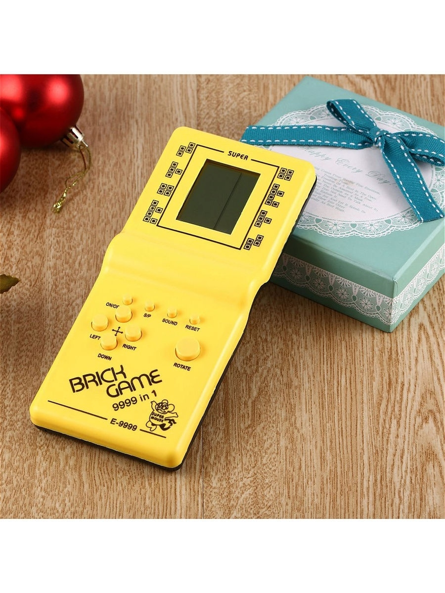 Тетрисы бывают разные, черные белые красные...