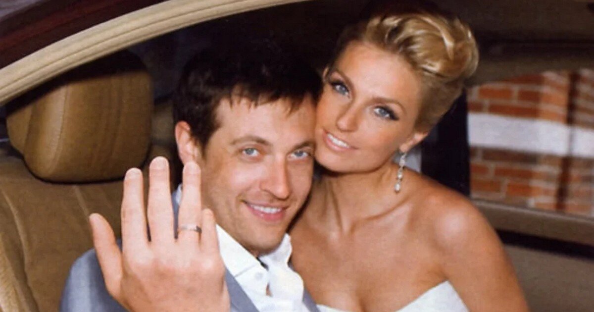 Кирилл Сафонов и Александра Савельева, семейное фото, соцсети