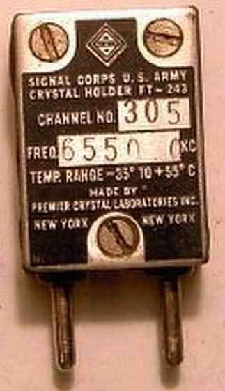 Рис. 2. Кварцевый резонатор США, 40-е.