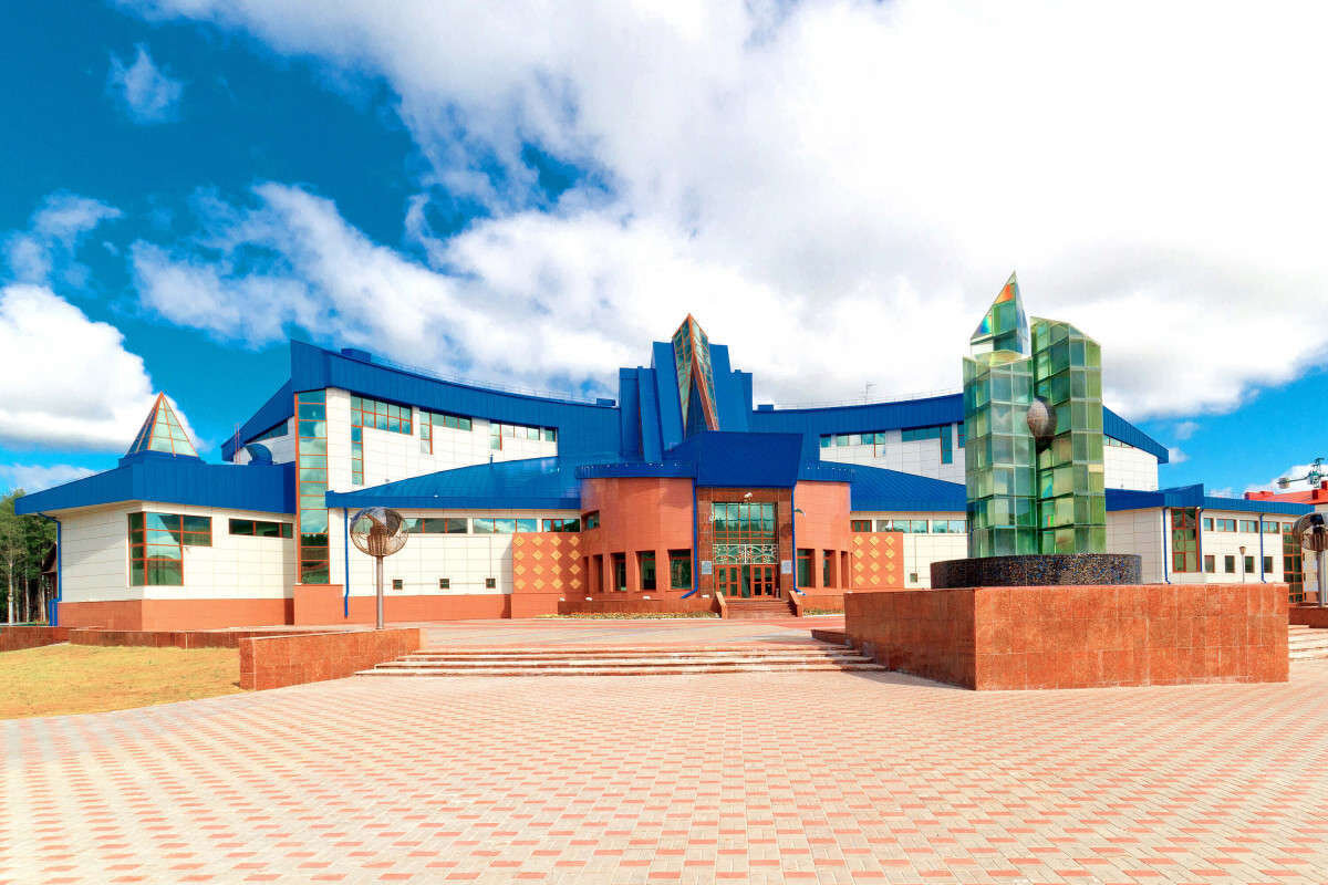 музей нефть ханты мансийск. музей нефти и газа ханты-мансийск. хмао югра месторождения. музей геологии нефти и газа ханты-мансийск здание. музей геологии, нефти и газа, г.