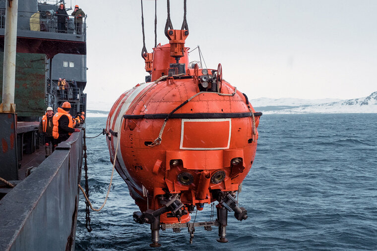    Батискаф мог погрузиться быстрее, чем предполагалось и зацепился за обломки, считает Гильен