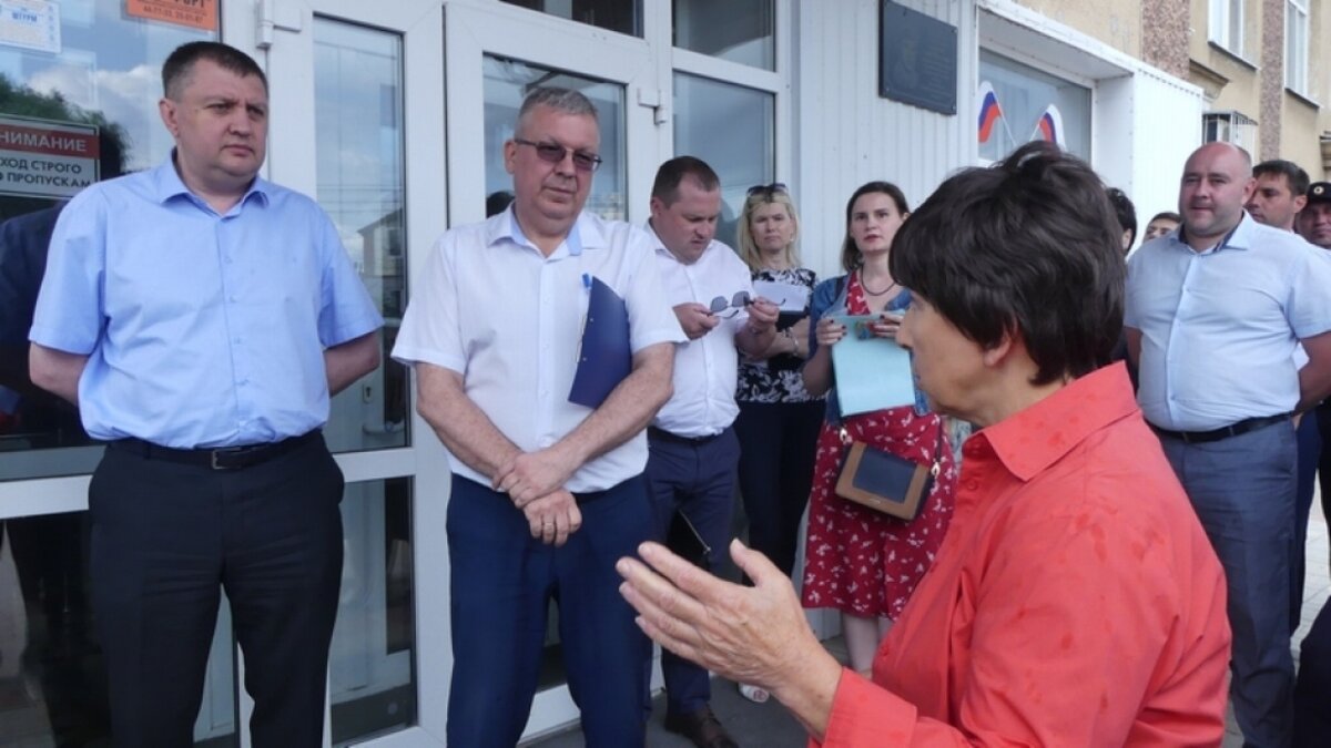    «Не вывозят неделями!»: жители Энгельса подняли мусорную проблему на встрече с властямиНовости Саратова и области – Сетевое издание «Репортер64»