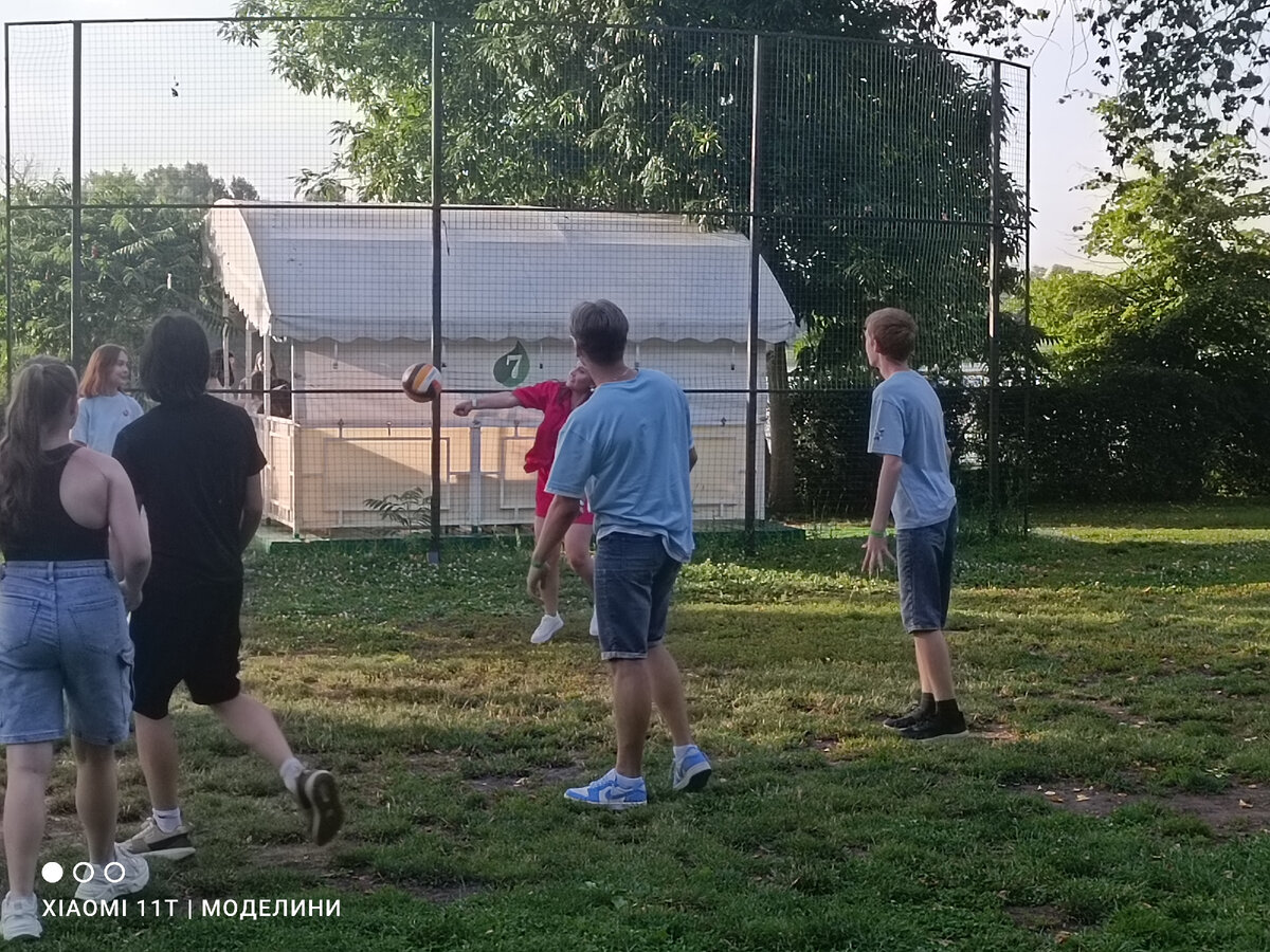 Волейболисты. Форма одежды на выпускном не парадная, а свободно-спортивная