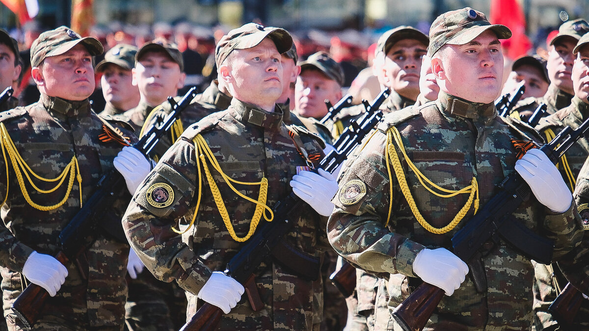 100 000 изображений по запросу Военные мужчины доступны в рамках роялти-фри лицензии