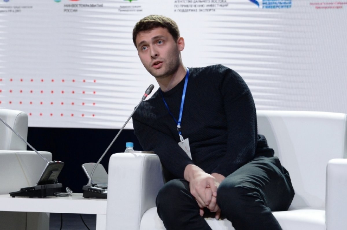    Илья Красильщик.