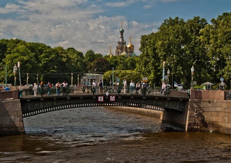 Сегодня, дорогие читатели и гости Санкт-Петербурга и нашего отеля «Оболенский», мы приглашаем вас начать путешествие по набережным Мойки.