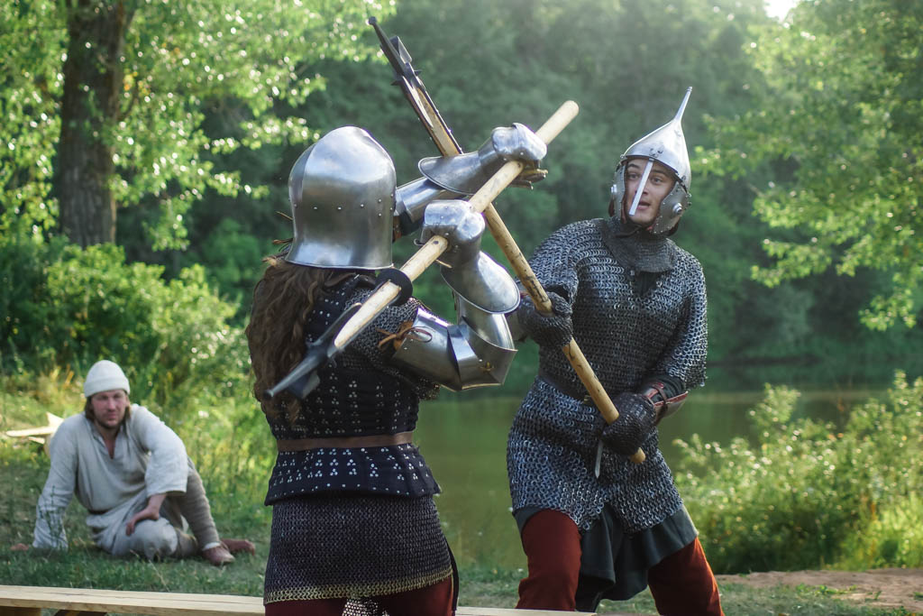 14 век средневековье реконструкторы. исторический средневековый бой. реконструктор средневековья. новоторжский рубеж 2021 василево. реконструкторы средневековья.