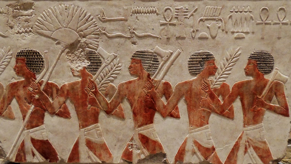 Пришедший из древности 51. Копье древнего Египта. Футбол в древнем Египте. Стеклоделие в древнем Египте. Факел древний Египет.