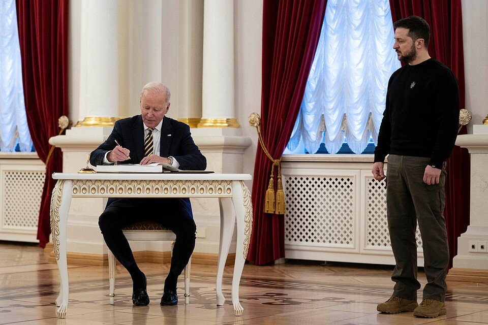     Духоподъёмный визит Байдена в Киев стал возможен после «визы» Путина  REUTERS