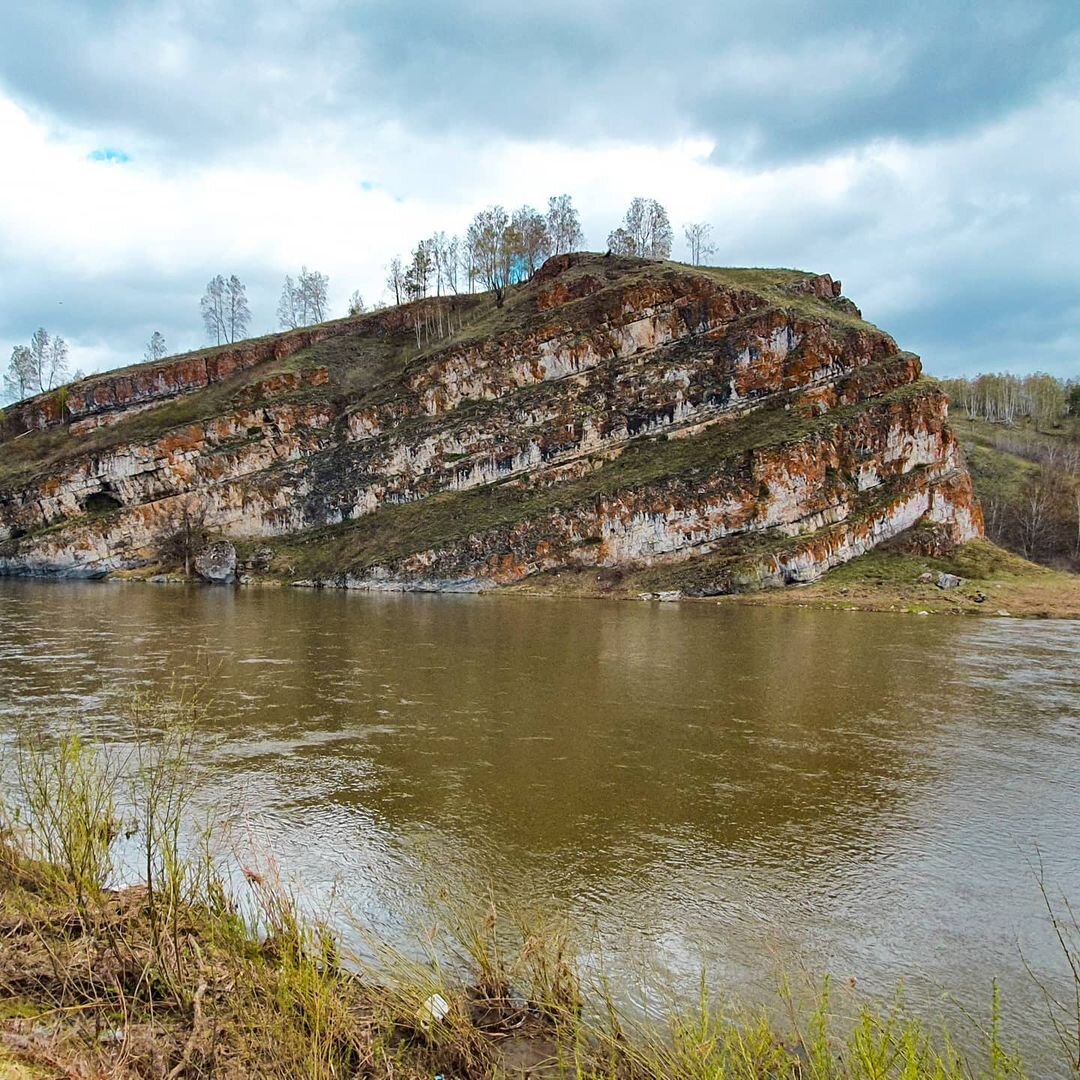 Вид с снизу - берег р. Юрюзань
