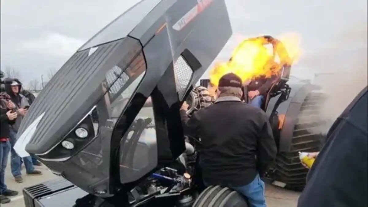 Фото: YouTube-канал BUILT DIESEL MAFIA Трактор-тягач на базе Fendt 942 Vario, стартовый запуск