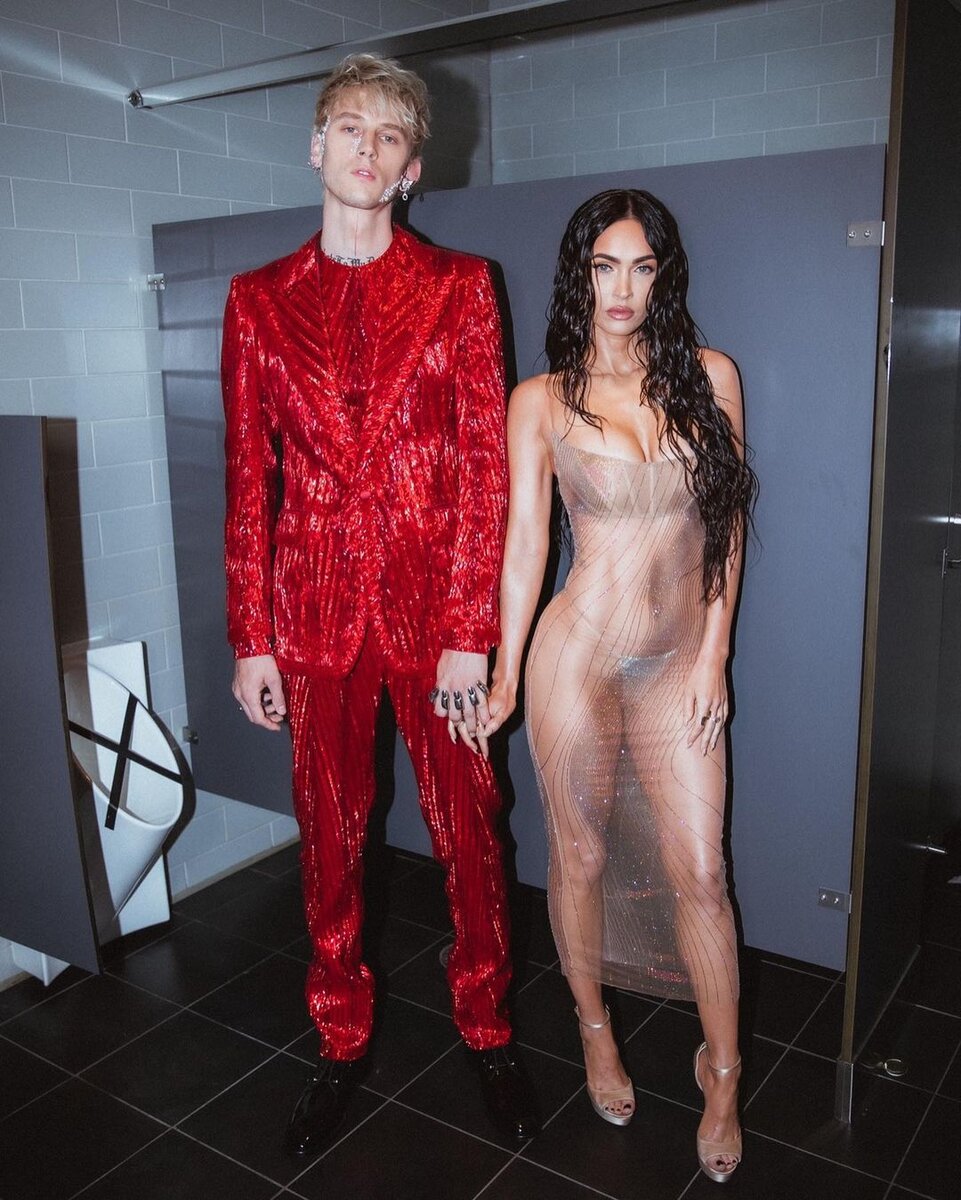    Меган Фокс с женихомСоцсети