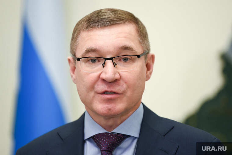    Владимир Якушев считает помощь свердловчан для фронта крайне важной