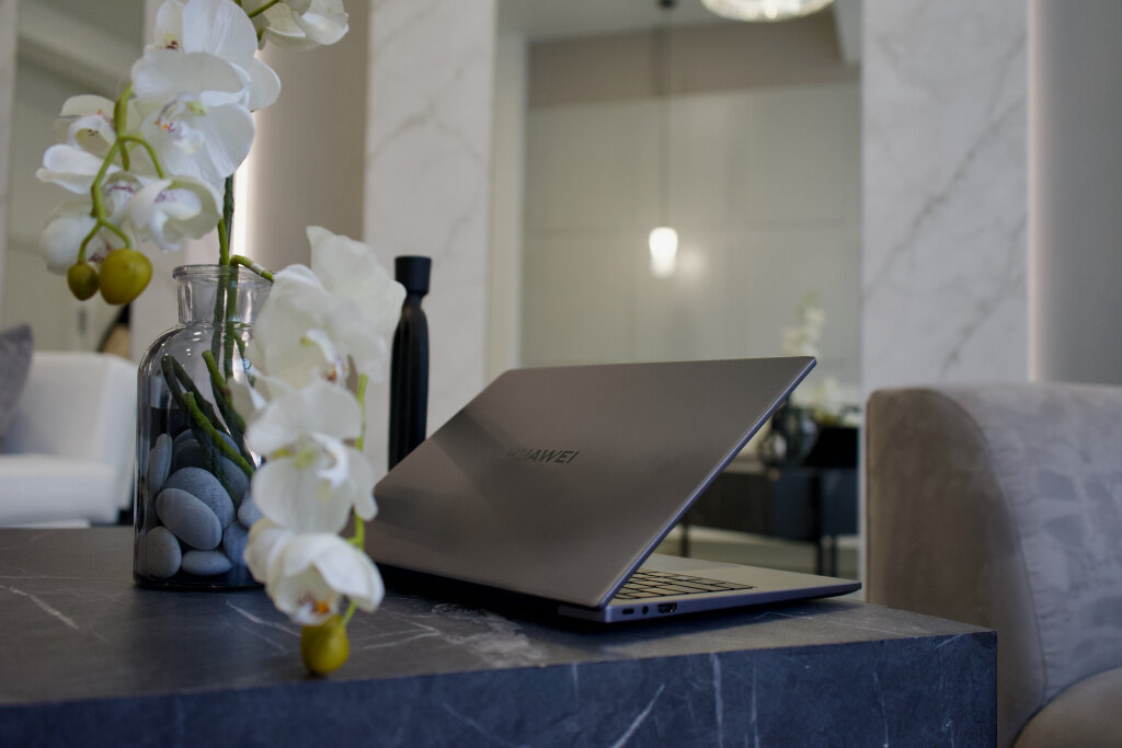    HUAWEI MateBook 14 (2023)