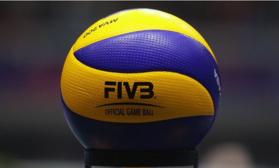    Девушка не спешит в Европу. Фото: FIVB