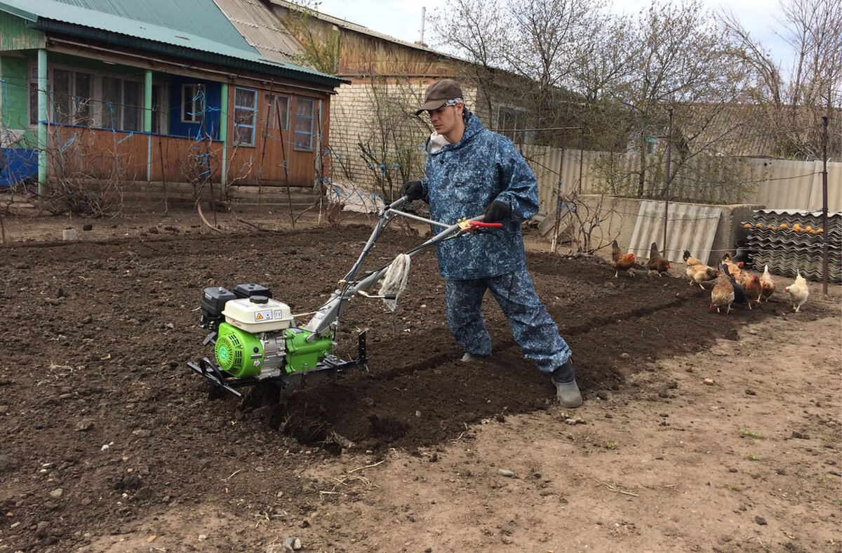 мотоблок викинг вн 440. мотоблок для вспашки огорода. пашу огороды. вспашка огорода мотоблоком. пашу огороды.