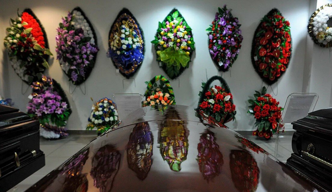 Ритуальные услуги в москве государственные. Ритуальные услуги. Похоронное агентство. Ритуальные услуги в москве государственные. Магазин ритуальных услуг на кладбище.