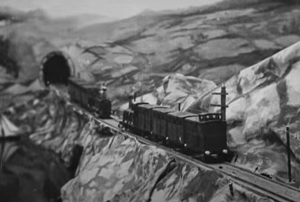 Кадр из фильма "Железнодорожное столкновение" (1899)