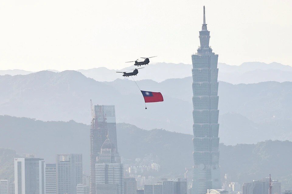     10 самолетов и 4 корабля КНР зафиксировали в Тайвани  REUTERS