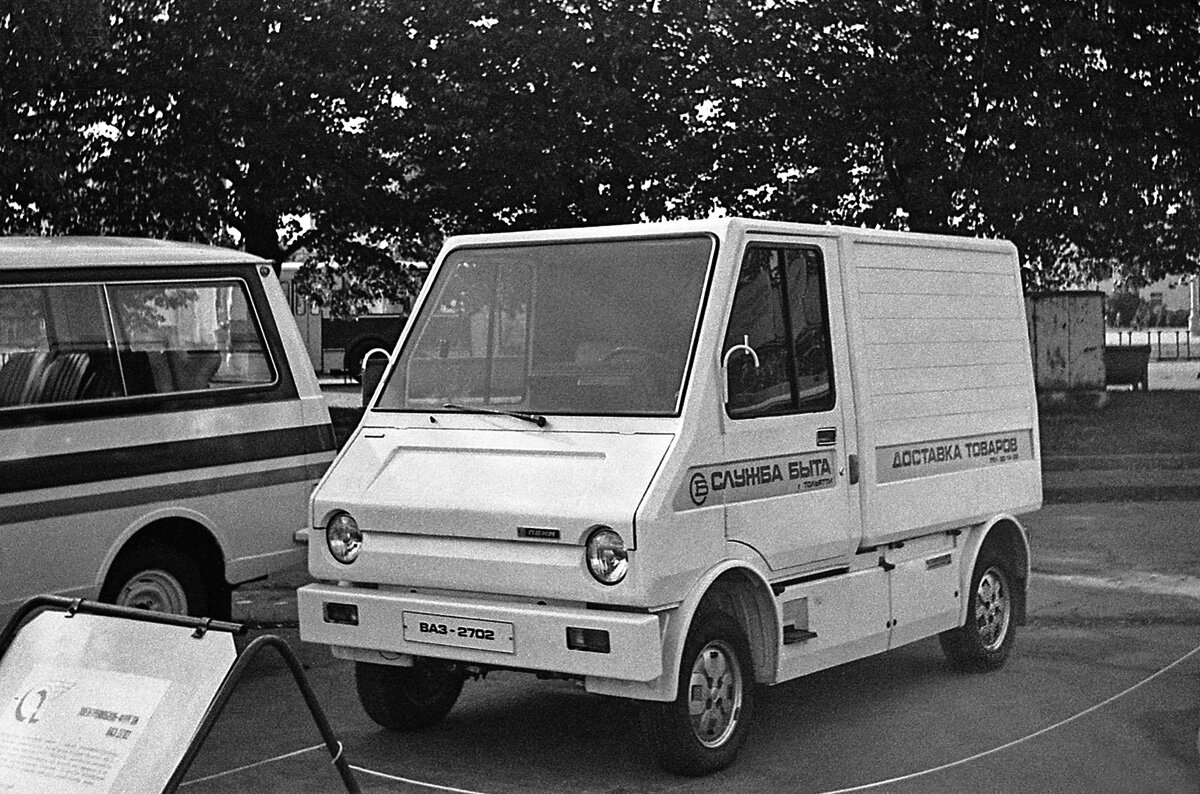 Первая версия электромобиля ВАЗ-2802 «Пони».