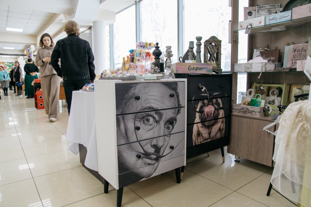    «Золотые ручки Югры»: на праздничной ярмарке в Сургуте каждое изделие полно любви