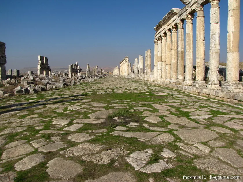 Сирия. Великая апамейская колоннада