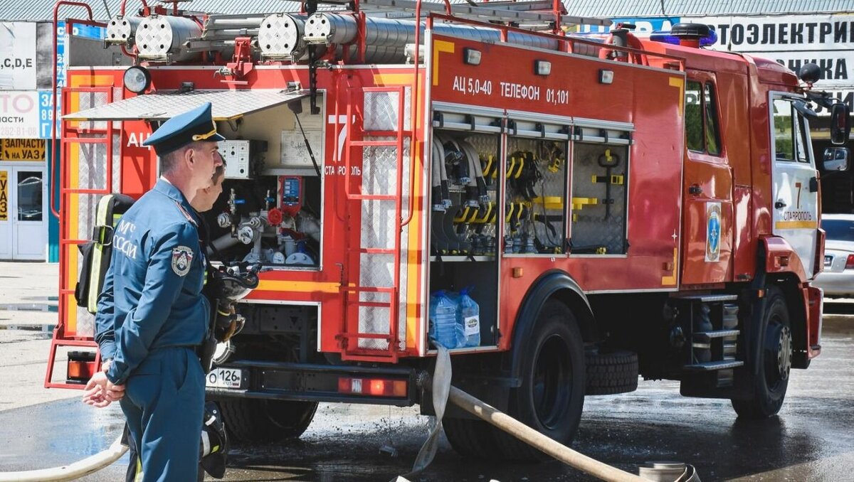     Пожар произошел в здании столичного управления МВД на Петровке, 38. Пожар возник на третьем этаже. По предварительным данным, загорелись стройматериалы в одном из кабинетов.