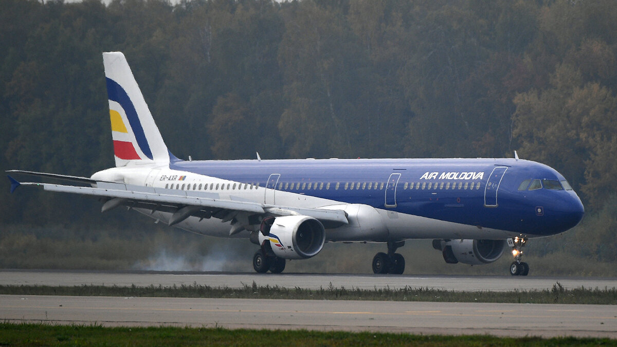    Самолет Airbus A320 авиакомпании Air Moldova© РИА Новости . Максим Блинов