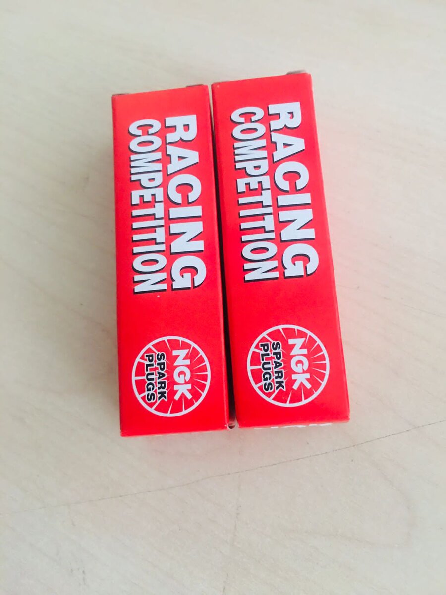 Минималистичный дизайн, всеми узнаваемые три буквы.