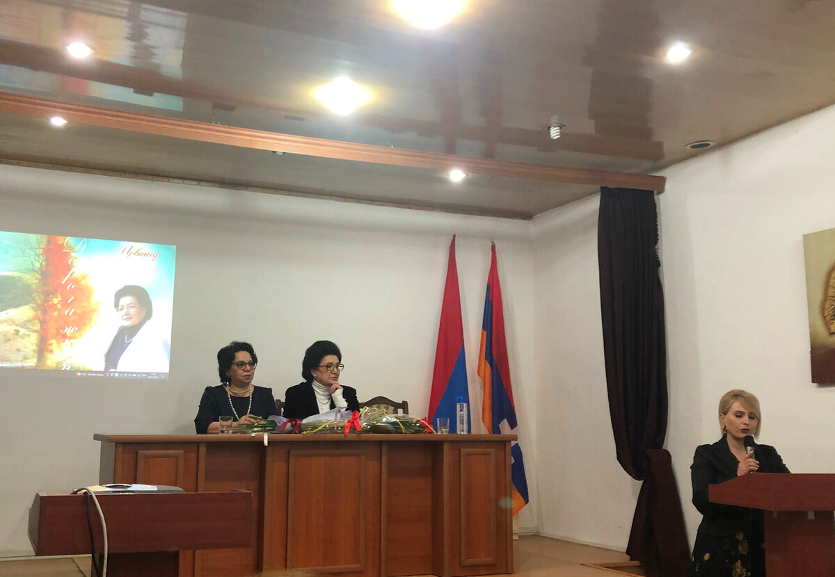 В Степанакерте отметили юбилей поэтессы Цовинар Багдасарян