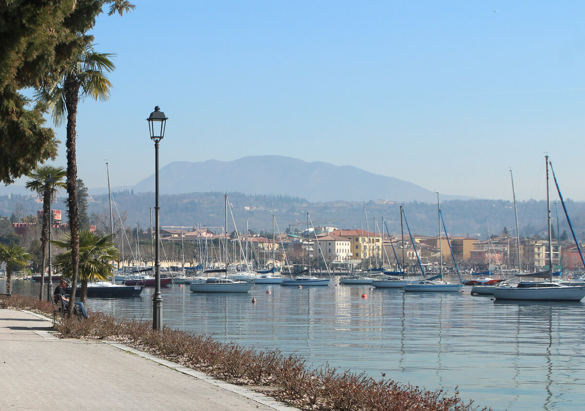 Озеро Гарда весной