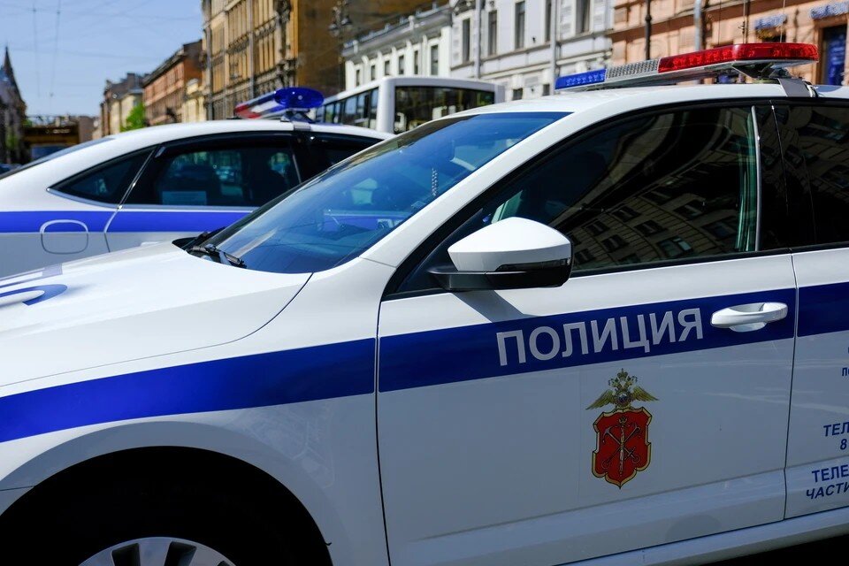     Сосед взявшего сына в заложники нижневартовского экс-чиновника рассказал о начале стрельбы Артем КИЛЬКИН