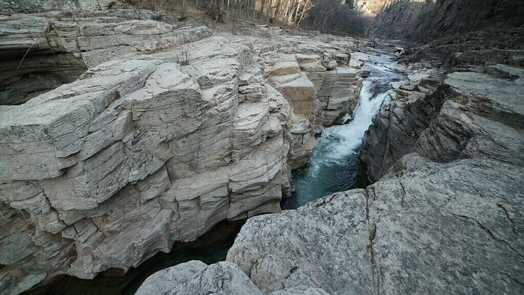     В сентябре 2023 года в Приморском крае начнутся съёмки сериала о жизни и путешествиях «гения места» — писателя, русского офицера, исследователя Владимира Арсеньева. На экране его образ воплотит народный артист России Евгений Миронов.