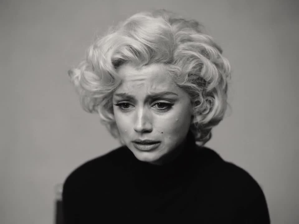 Блондинка, 2022